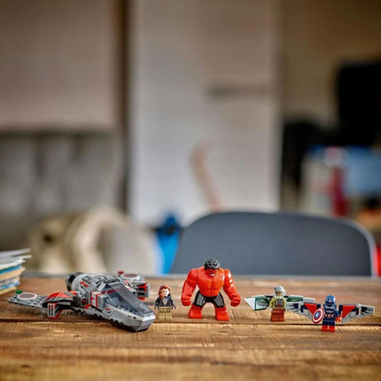 LEGO® Marvel 76292 Duelo: Capitán América vs. Hulk Rojo