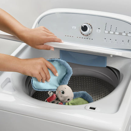 Fisher-Price Elefantito de peluche con orejas de tela